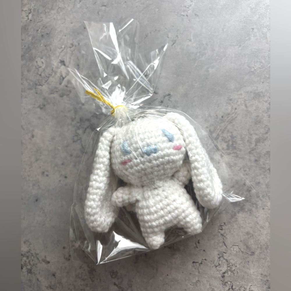 Handmade Crochet Cinnamon roll Keychain Amigurumi